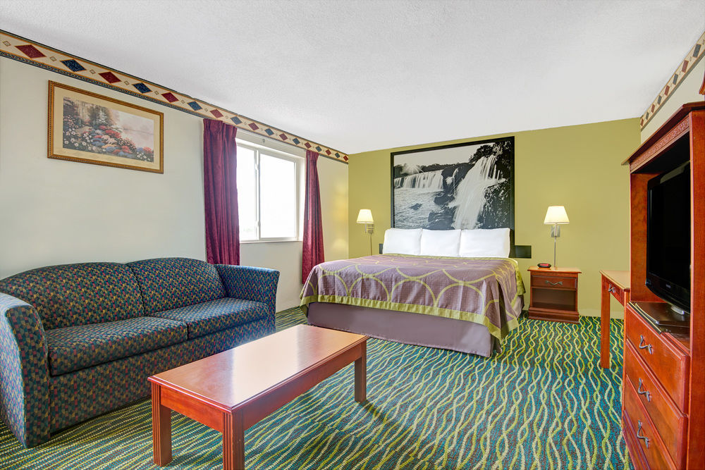 Super 8 By Wyndham Independence Kansas City Екстериор снимка